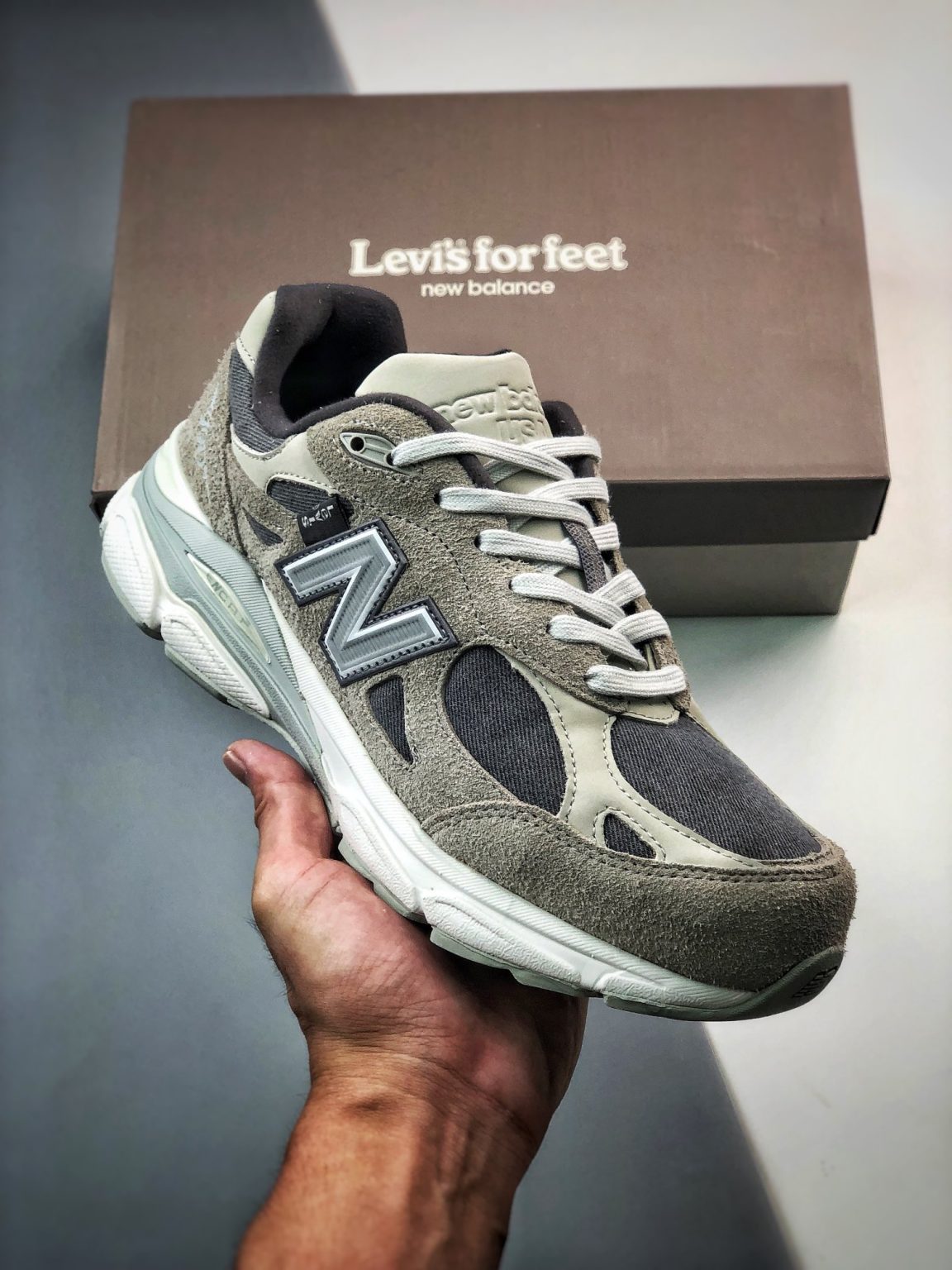 New Balance 990 Levi's x 990 V3 Elephant Skin