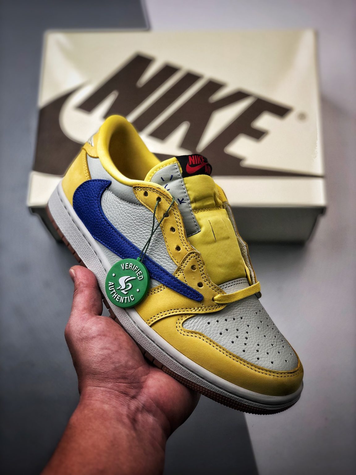 Travis Scott x Air Jordan 1 Low OG «Canary»