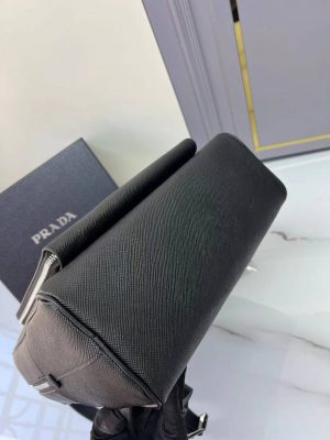 Кожаный Рюкзак Prada Saffiano Leather черный