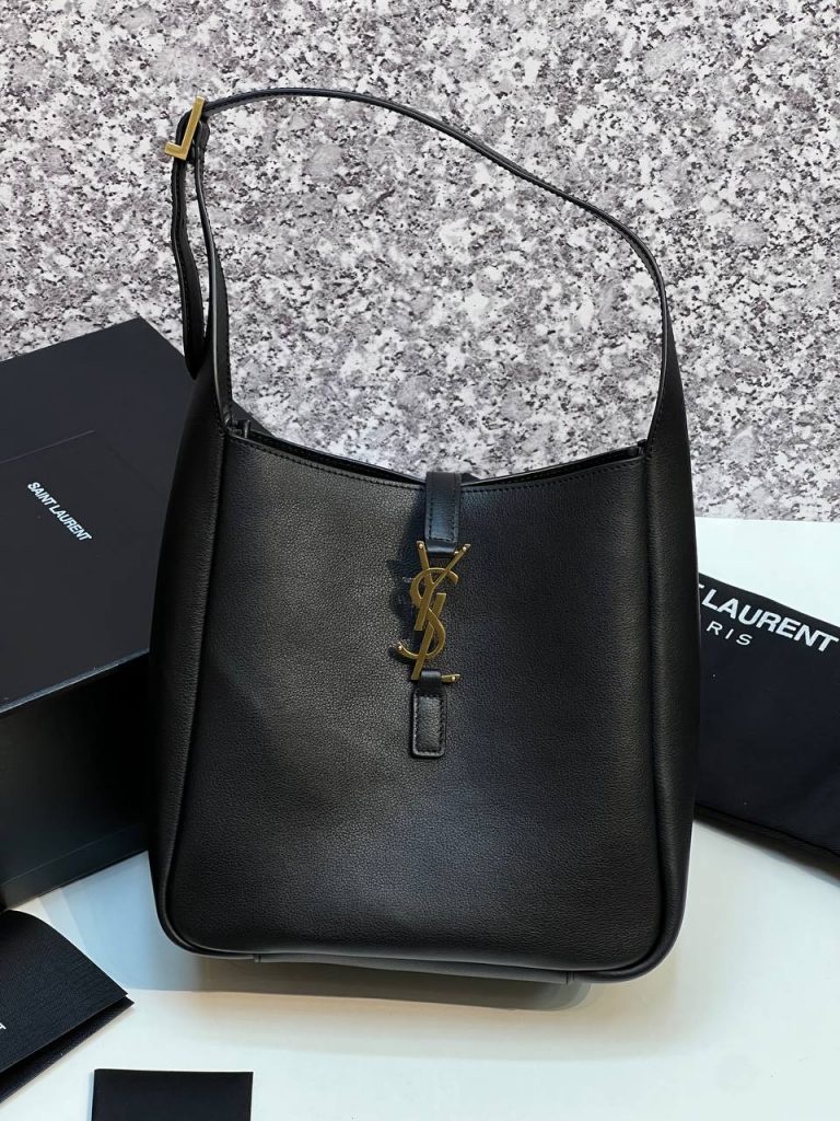 Yves Saint Laurent Сумка-Тоут мини Le 5 à 7 от Saint Laurent Black