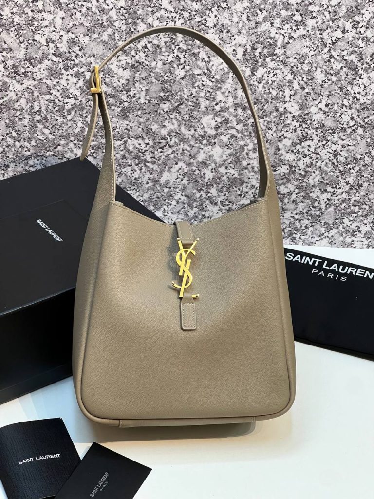 Yves Saint Laurent Сумка-Тоут мини Le 5 à 7 от Saint Laurent Beige