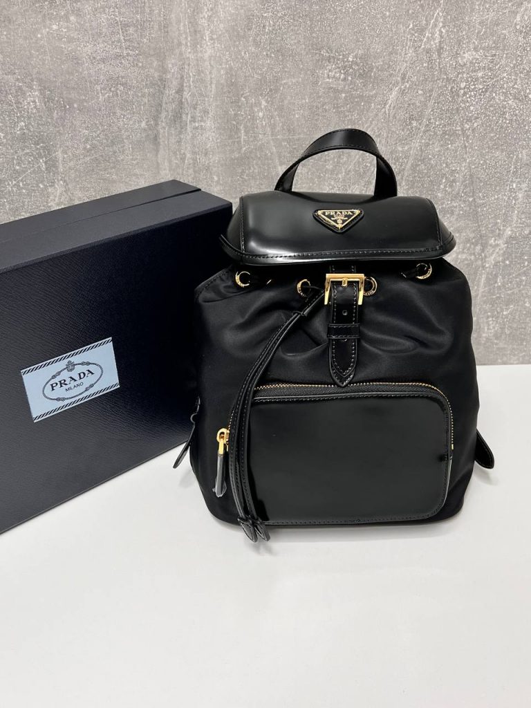 Рюкзак PRADA Medium Re-Nylon Backpack