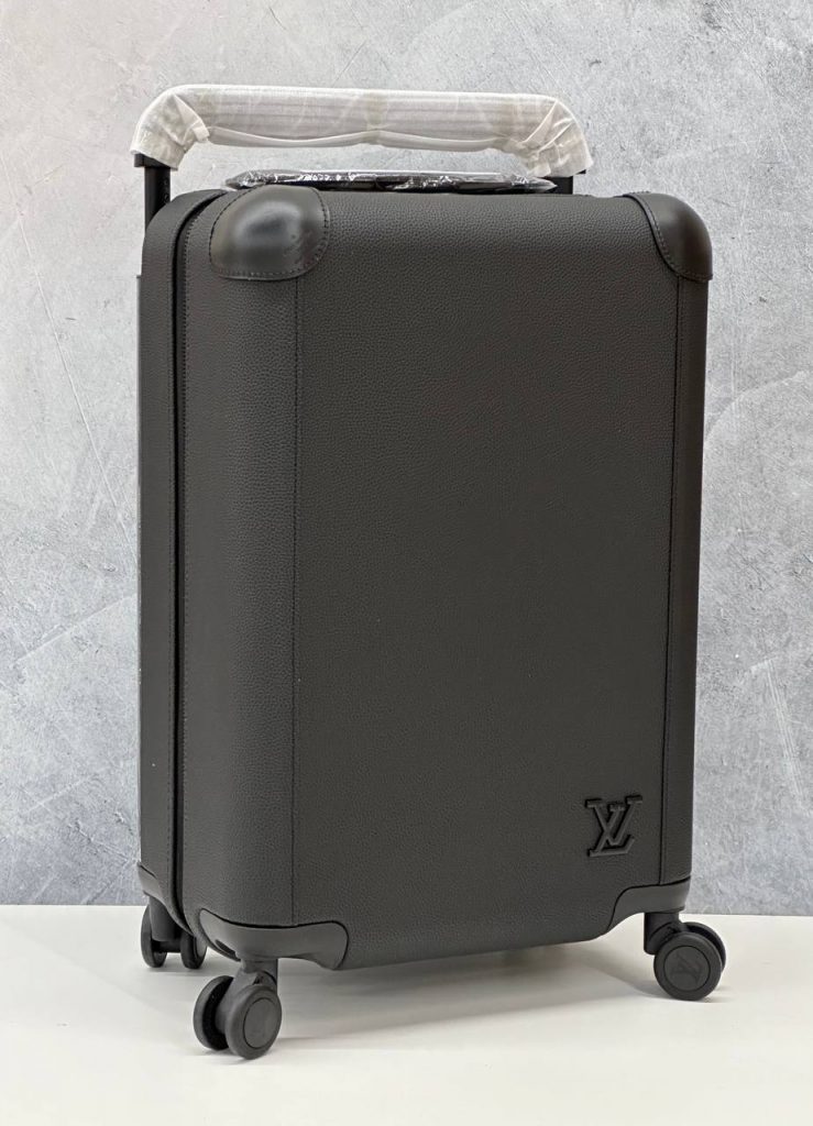 Чемодан Horizon 55 Louis Vuitton Aerogram