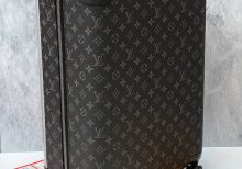Чемодан Horizon 55 Louis Vuitton Monogram Eclipse Canvas