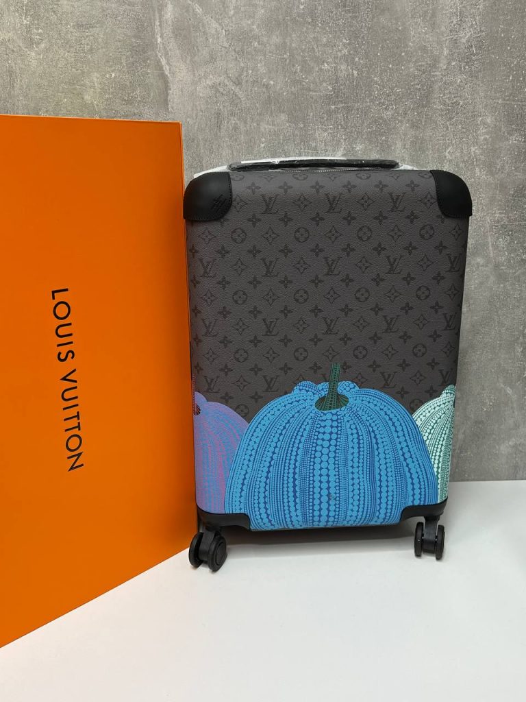 Чемодан Louis Vuitton LV x YK Horizon 55 канва Monogram Eclipse Reverse Pumpkin print