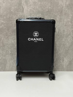 Чемодан Chanel черный кожаный