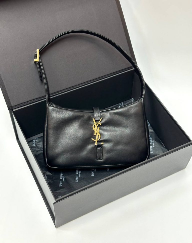 Yves Saint Laurent Сумка Saint Laurent LE 5 À 7 IN PADDED LAMBSKIN Black