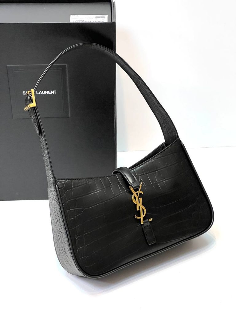 Yves Saint Laurent Сумка Saint Laurent LE 5 À 7 IN CROCODILE-EMBOSSED LEATHER Black