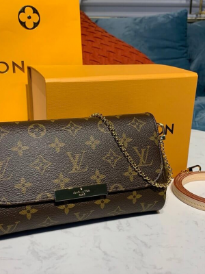 Клатч Louis Vuitton Monogram Canvas Favorite