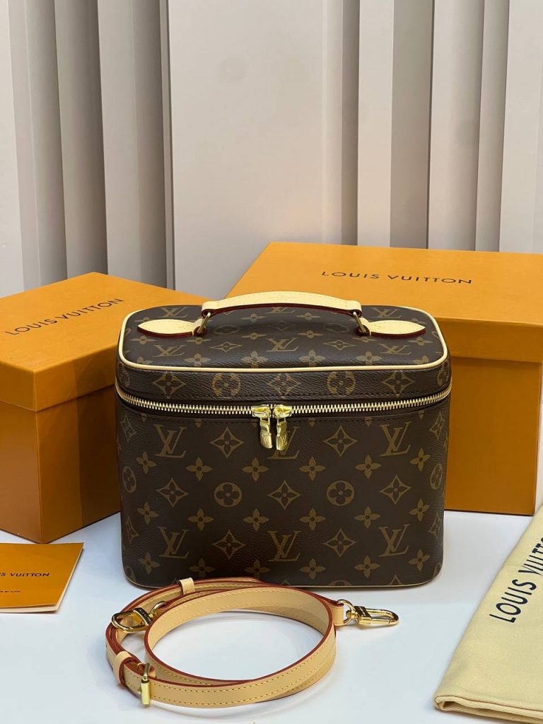 Косметичка Louis Vuitton Nice BB Канва Monogram