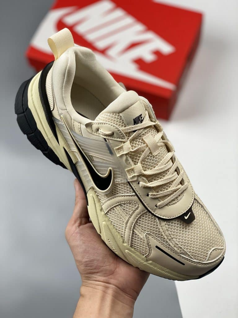 Nike V2K Run Runtekk Beige