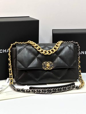 Сумка Chanel 19 Handbag Lambskin маленькая