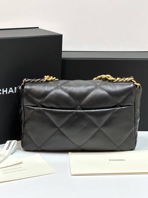 Сумка Chanel 19 Handbag Lambskin большого размера