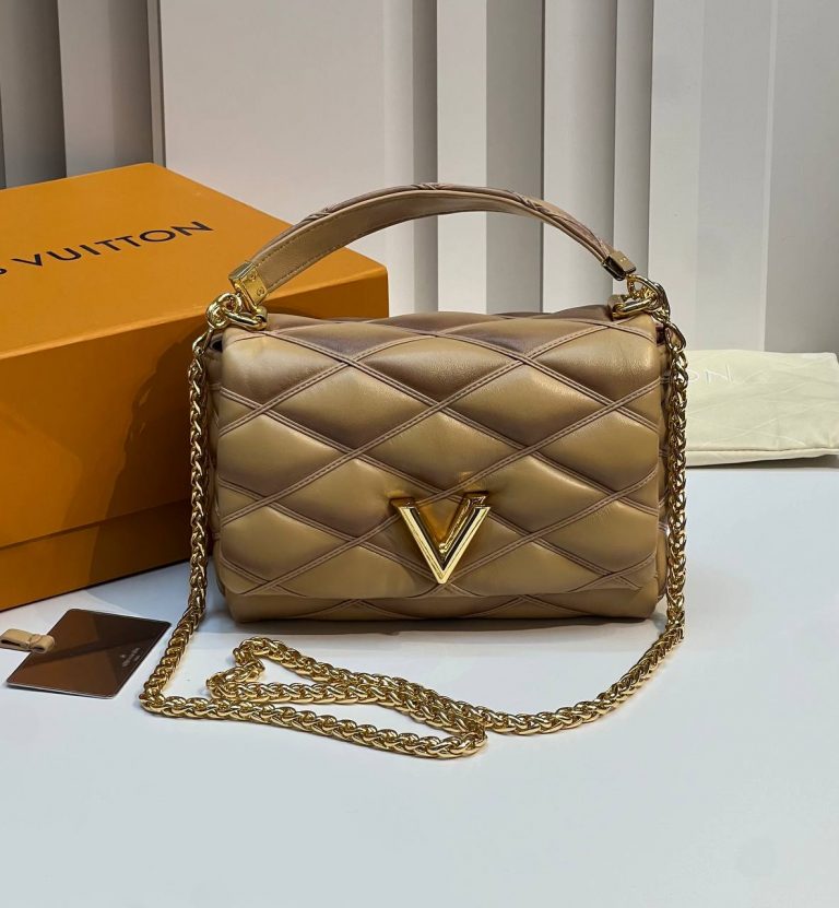 Сумка Louis Vuitton GO-14 MM Malletage Beige Rose