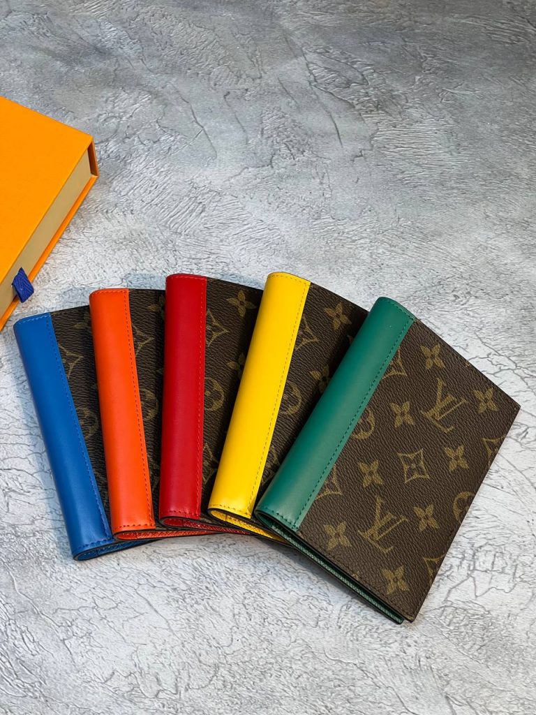 Обложка для паспорта Louis Vuitton Канва Monogram Macassar