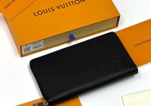 Louis Vuitton Органайзер Zippy кожа Taiga черном цвете Noir