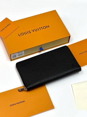 Louis Vuitton Органайзер Zippy кожа Taiga черном цвете Noir