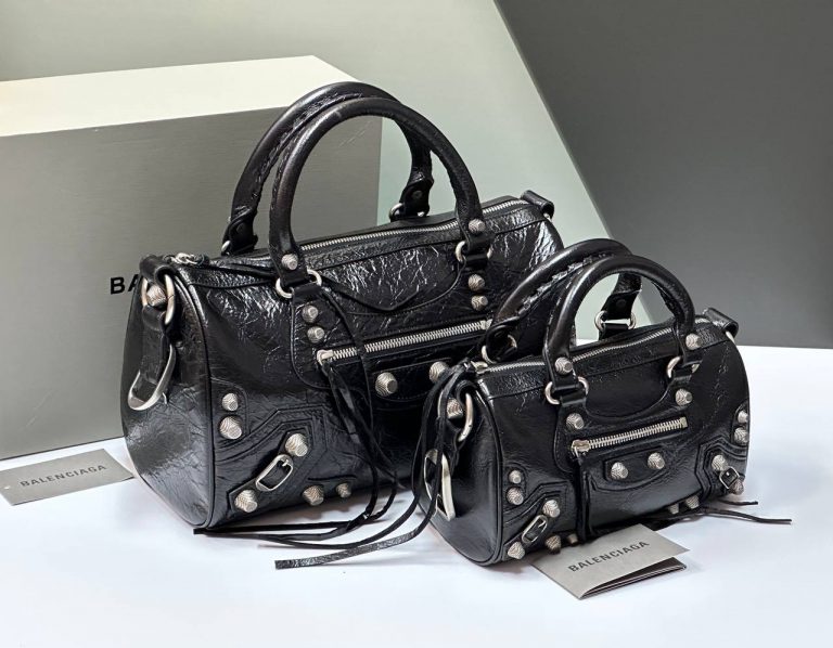 Сумка BALENCIAGA Le Cagole Mini Duffle Bag in Arena lambskin