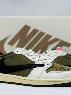 Travis Scott x Air Jordan 1 Low OG Medium Olive