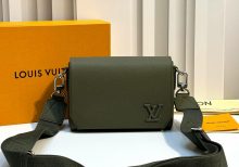 Сумка-Мессенджер Louis Vuitton Takeoff PM Khaki Green M25125