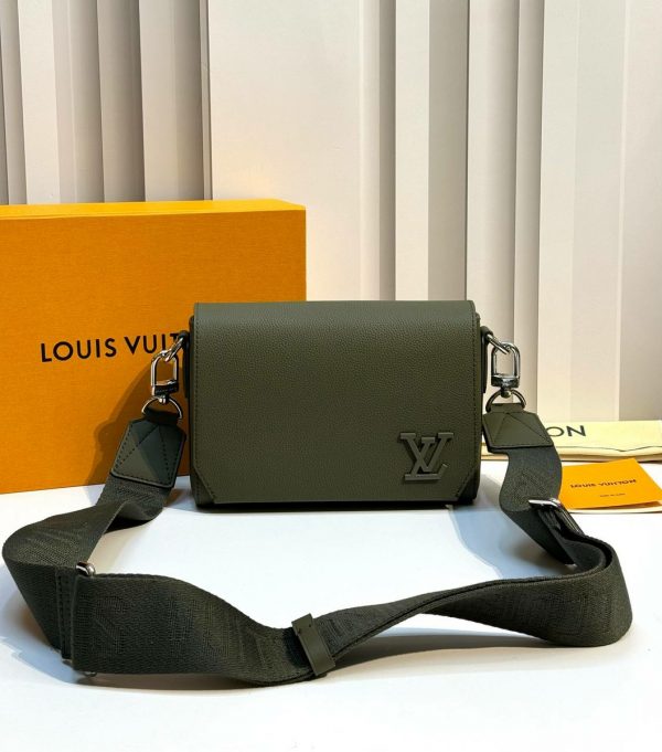 Сумка-Мессенджер Louis Vuitton Takeoff PM Khaki Green M25125