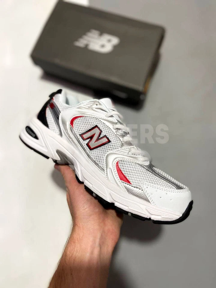 Кроссовки New Balance 530, белые с красными деталями