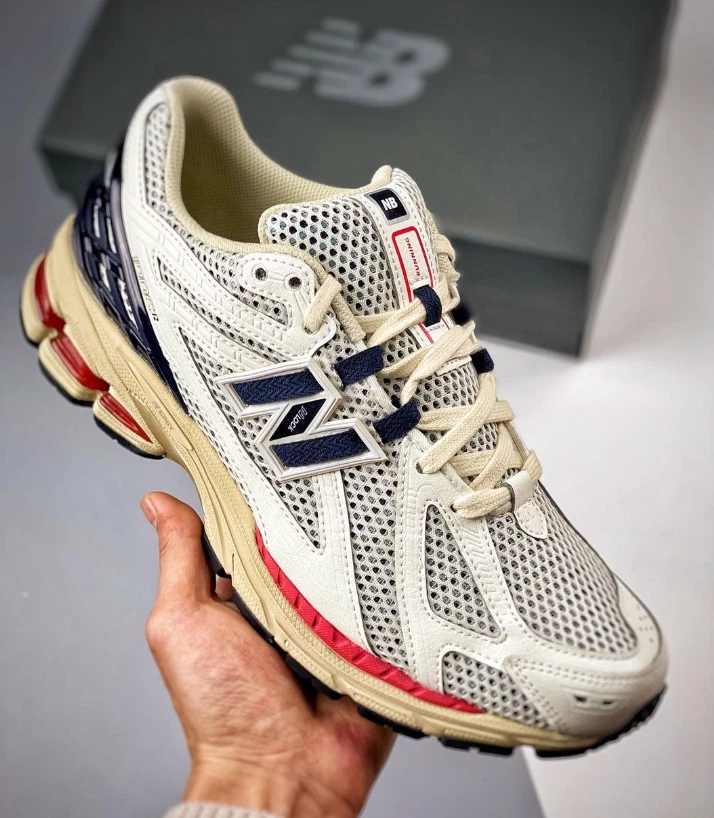 New Balance 1906R Sea Salt Eclipse