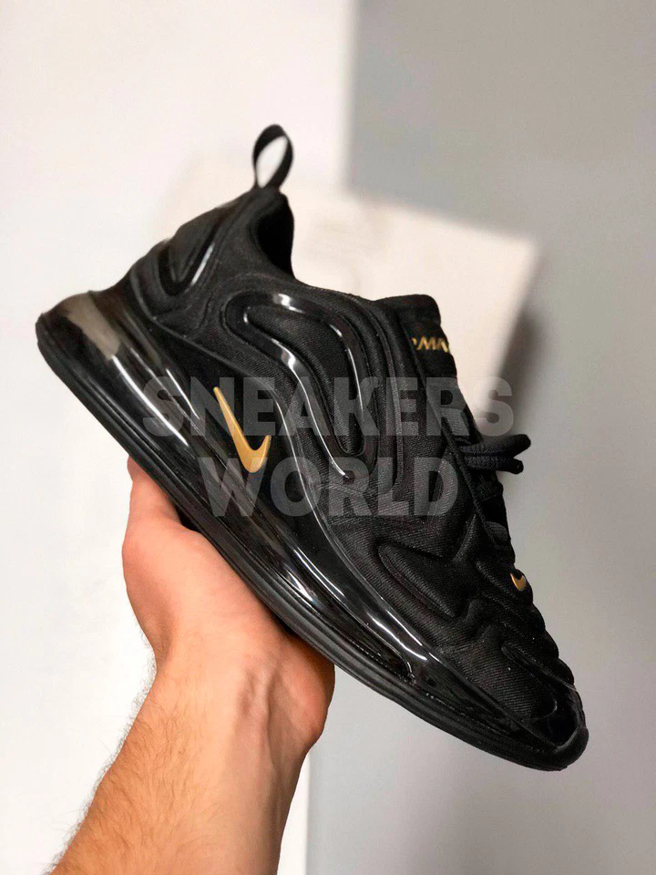 Nike Air Max 720 черно-золотые