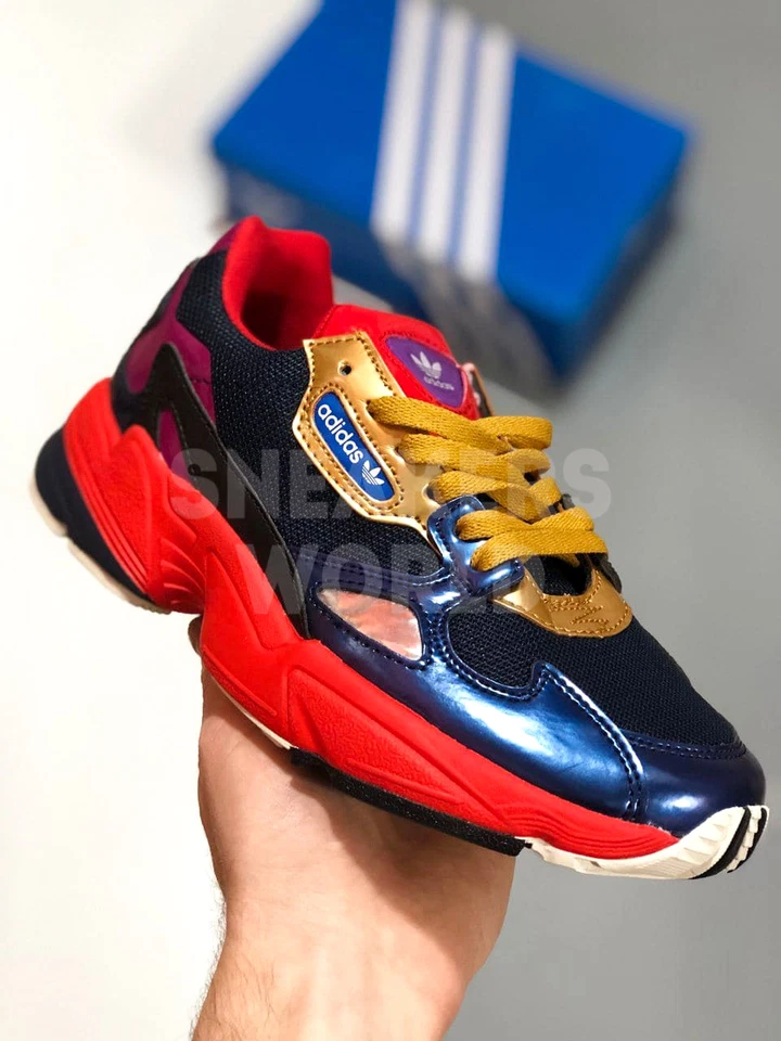 Adidas Falcon женские