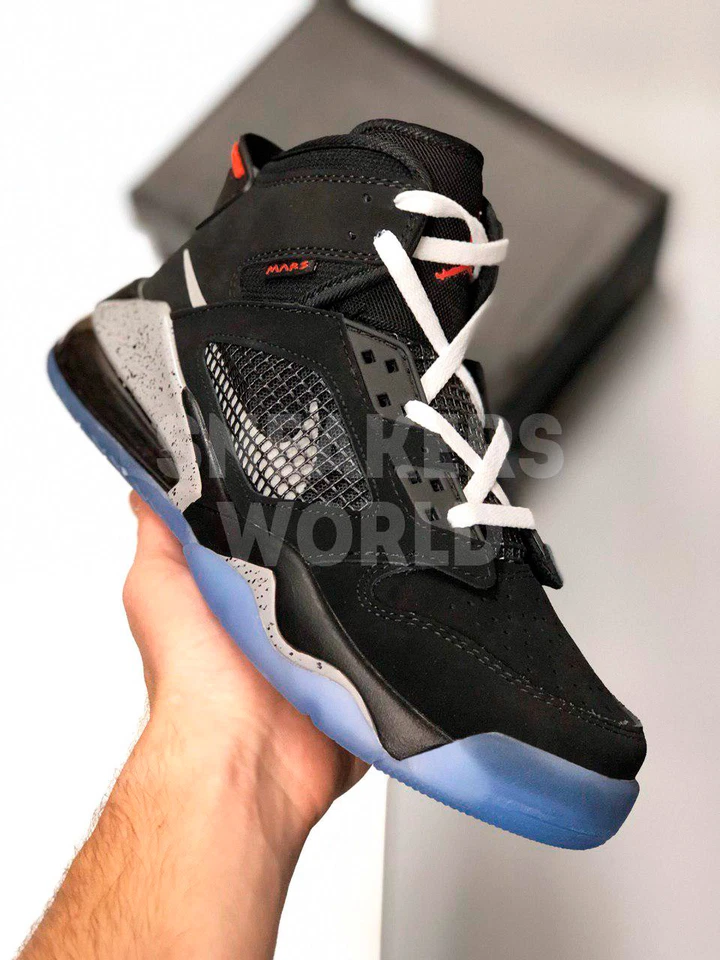 Nike Air Jordan Mars 270