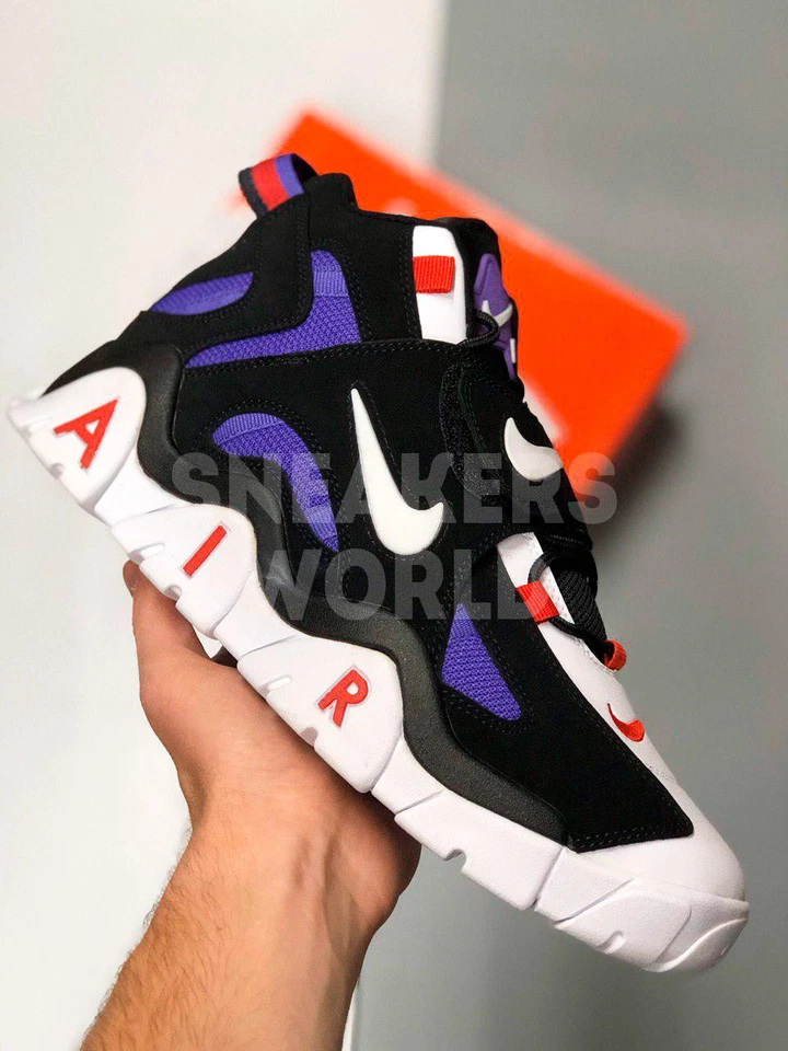 Nike Air Barrage Mid QS