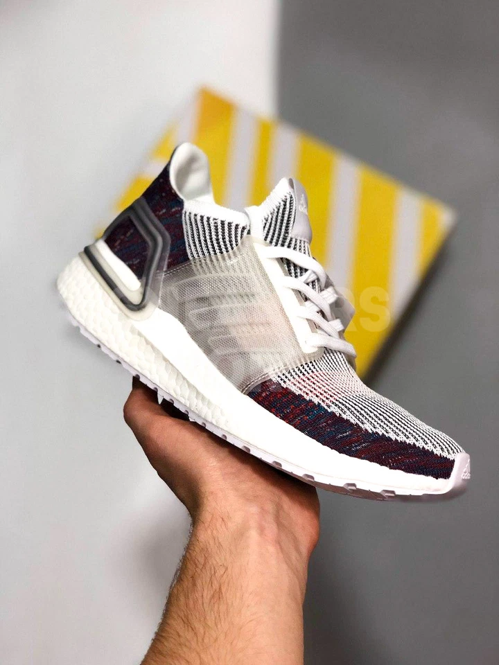 Кроссовки UltraBoost Adidas